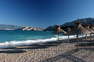 am sechsten Tag wurden Inseln der Kvarner Bucht besucht, hier der Strand von Baska auf Krk