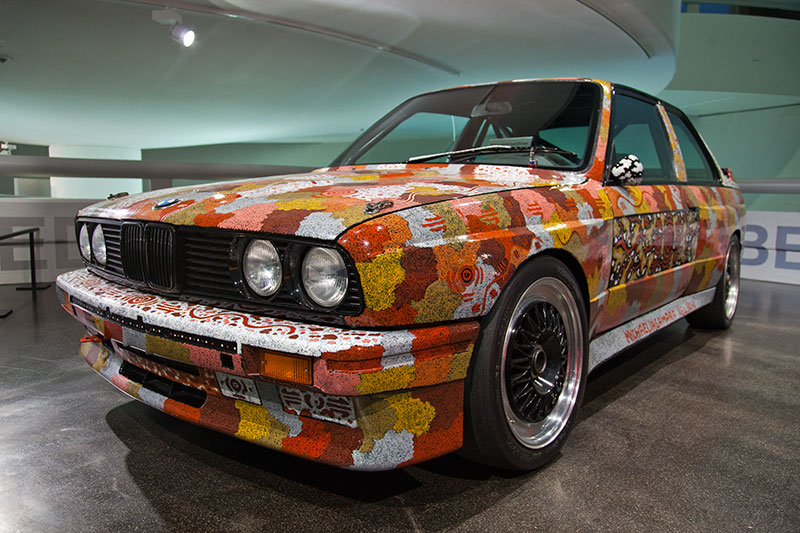 BMW M3 Art Car von Michael Jagamara Nelson im BMW Museum in München