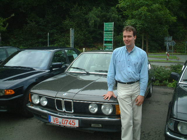 Michael Oestreich mit seinem BMW 745i (E23)