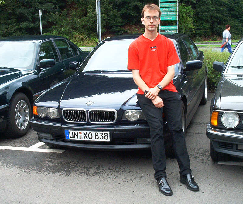 Christian Schtt mit seinem BMW 750iL (E38)