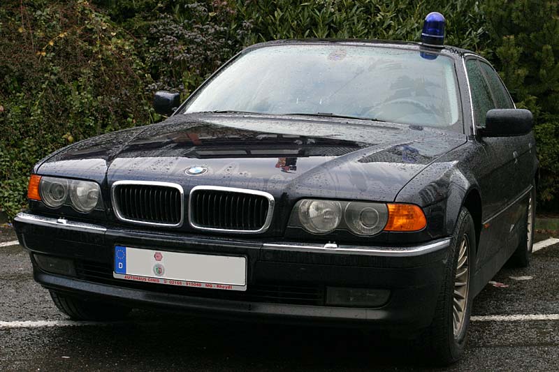 BMW 7er, Modell E38, mit mobilen Blaulicht