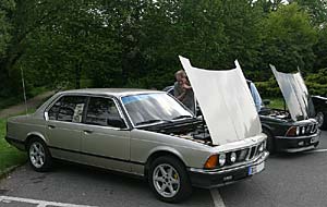 zwei BMW E23iger auf dem Stammtischtreffen in Moers
