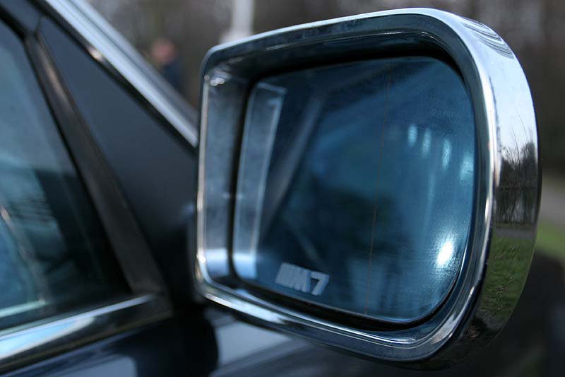 Foto: verchromte Außenspiegel mit ?M7?-Kleber am 7er-BMW von ?MadMan?  (vergrößert)