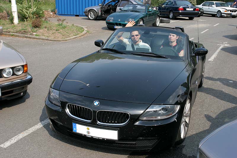 Mirko (XXL-Mirko) kam mit Freundin und BMW Z4 zum Stammtisch