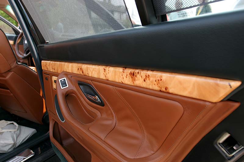 BMW 750i Individual mit spezieller Lederfarbe und Holzausfhrung