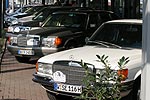 S-Klasse-Generationen vor dem Autohaus Hirsch in Dortmund