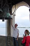 Christian läutet die Glocke im Kirchtum der Basilica von Euphrasius