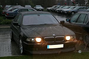 Leider kommt der Effekt der „Lichtorgel” dieses 7er-BMWs auf dem Foto nicht zur Geltung