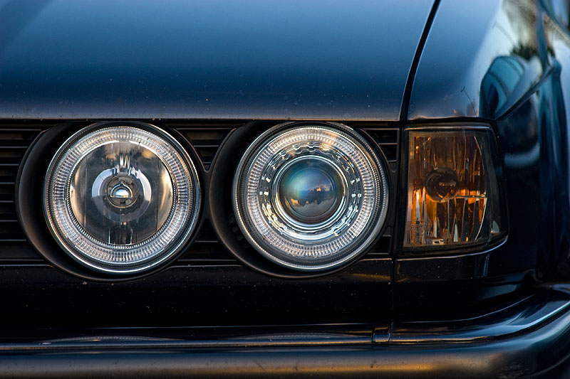 BMW 730i V8 (E32) mit nachgersteten Standlichtrichten