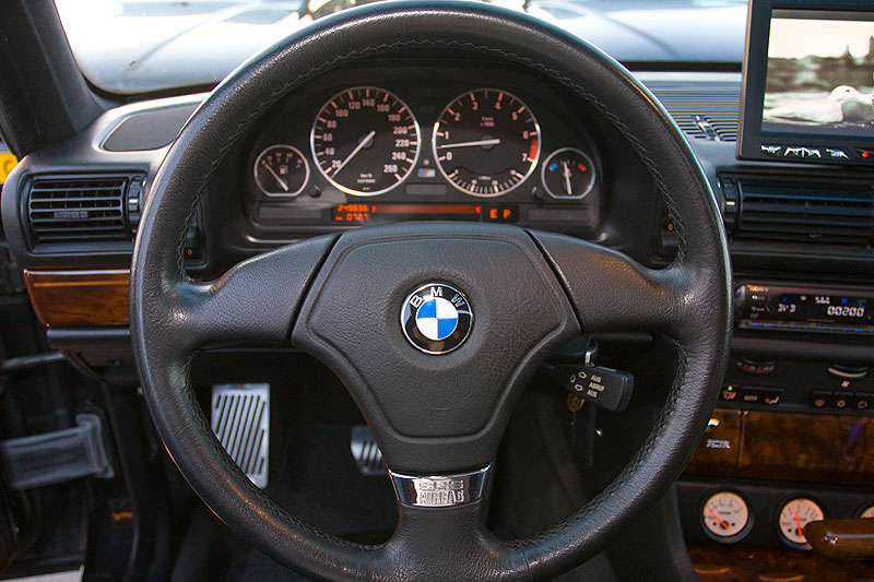 BMW 7er, Modell E32, Cockpit