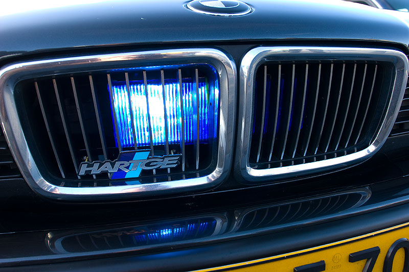 Hartge 750iL (E32), mit Blaulicht hinter der Niere