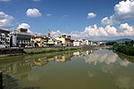 Blick auf den Flu Arno und Florenz