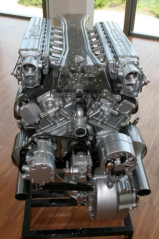 Lamborghini V12-Motor