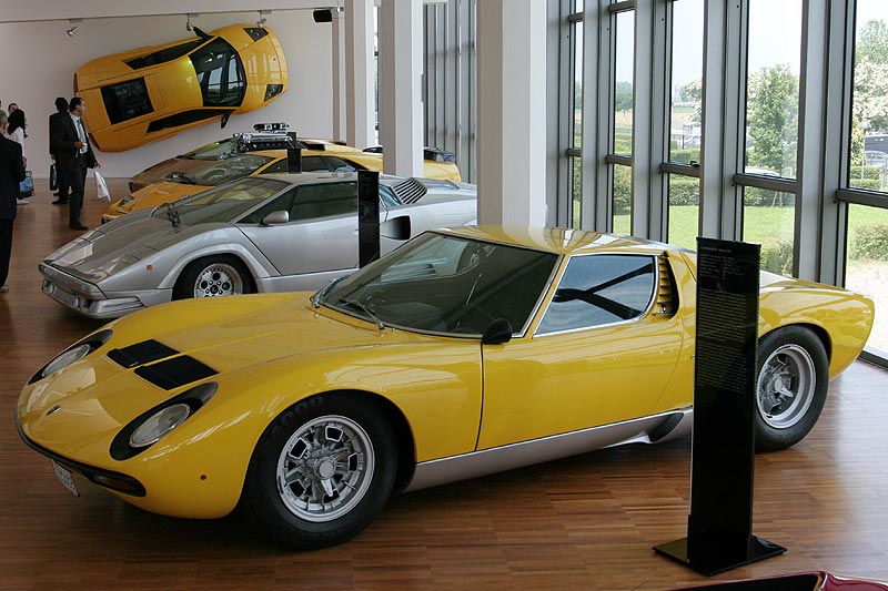 Foto Blick in das Lamborghini Museum mit dem Miura SV 