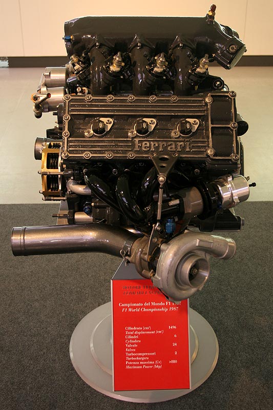 F1-Motor aus dem Jahr 1997, 1.5 Liter-Turbo-Motor, 6 Zylinder, ber 880 PS