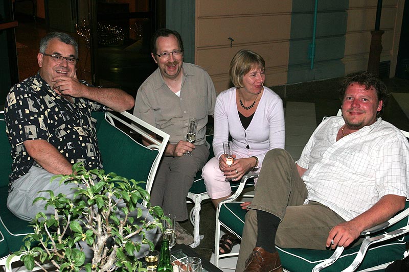 abends auf der Terrasse vor dem Hotel Belvedere
