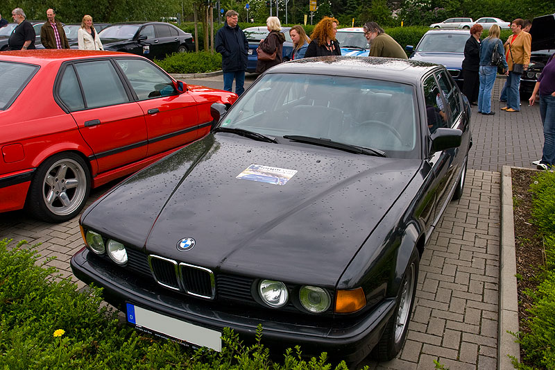 BMW 730i (E32) von Ulli (Jeff Jaas), mit Sternfahrtschild auf der Motorhaube