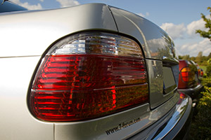 BMW 735i (E38) von Polina (�ENGEL 07�) neben dem BMW 740i (E32) ihres Freundes Mario (�Mario RE�)