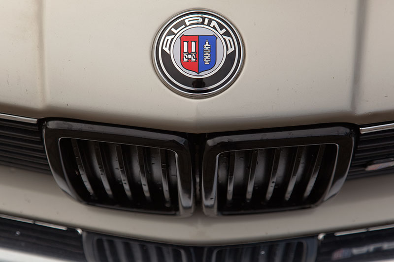 BMW 7er, Modell E23, mit nachgersteten Alpina-Details