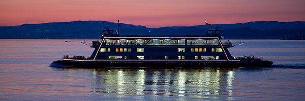abends: Fähre von Konstanz nach Meersburg 
