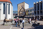 Brunnen vor der St. Nikolaus Kirche in Friedrichshafen