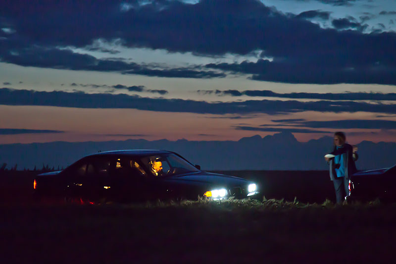 abends gegen 23 Uhr an einer Anhhe am Mhnesee: der BMW 730d (E38) von Michael ('virgo')
