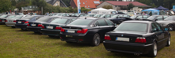  BMW 7er Parkplatz auf Pauls Bauernhof