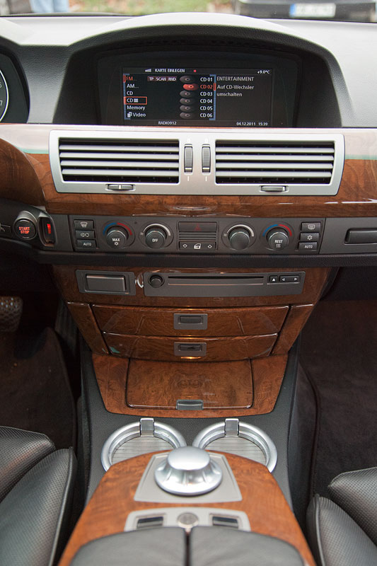 BMW 745iA (E65), Mittelkonsole