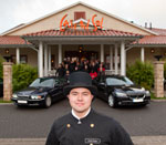 Gruppenfoto mit Forums-Schornsteinfeger Alain ('Alien') vor dem Café del Sol