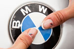 BMW-Logo als Fingernagel-Veredelung 