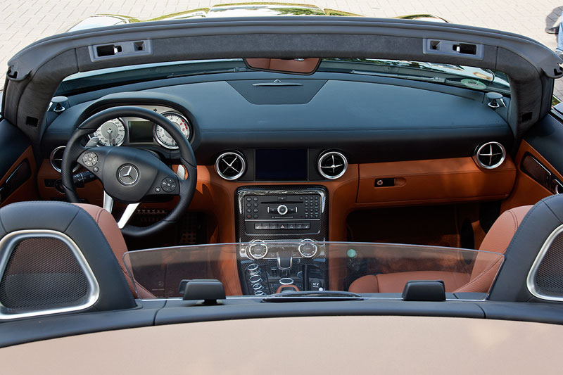 Mercedes SLS, Cockpit