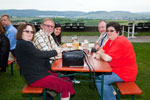 7-forum.com Jahrestreffen 2012: Teilnehmer im Biergarten an der Burg Stettenfels