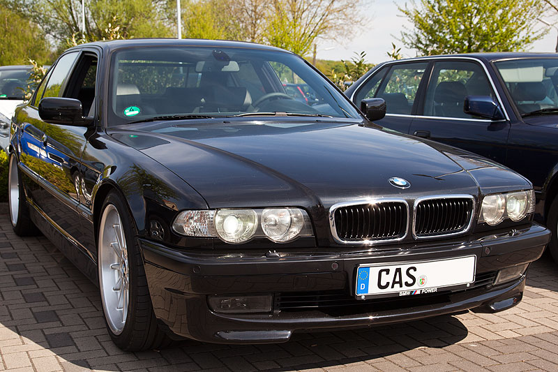 BMW 740i (E38) von Julian ('juelz') beim Rhein-Ruhr-Stammtisch, mit neuem Kennzeichen 'CAS' fr Castrop-Rauxel