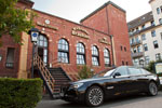 BMW 750Li (F02) von Christian ('Christian') vor dem Wickrather Brauhaus in Mnchengladbach