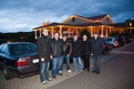 Stammtischler am frühen Abend auf dem Stammtisch-Parkplatz vor dem Café del Sol in Castrop-Rauxel