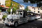 Touristenbahn in Grimaud, die Port Grimaud mit Grimaud verbindet