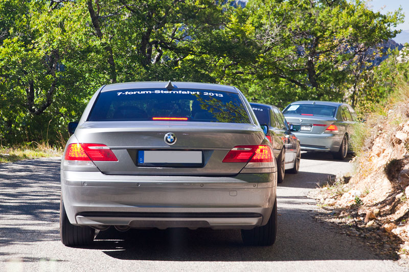 BMW 7er Konvoifahrt zurck nach Sainte Maxime, vorne der BMW 750i (E65, Rechtslenker) von Steve