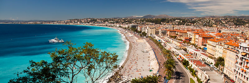 Blick auf Nizza und seine Promenade des Anglais
