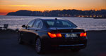 BMW 750d (F01 LCI) am Abend an der Mittelmeerküste bei Six-Four-les-Plages
