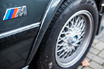 nachgerüstetes BMW M Logo am vorderen Radkasten des BMW 528i (E28) von Ralf ('asc-730i')