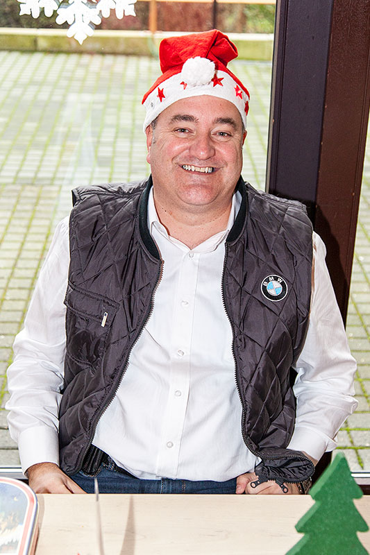 Stammtisch-Organisator Rudi ('rednose') mit Weihnachtsmtze beim Rheinischen 7er Stammtisch