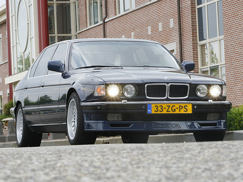 Der Niederlnder Martin de Boer ist Nutznieer des massiven Preisverfalls der 7er-Reihe: Seinen gut erhaltenen 93er 750iL kaufte er fr relativ kleines Geld in Deutschland