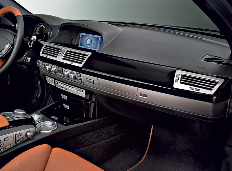 BMW 7er Reihe - Special Edition Exclusive Carbonschwarz, Goldbraun