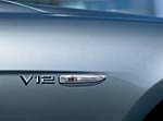 V12 Schild am BMW 760Li, Modell E66 (bis 4.2005)