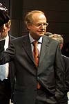 Dr. Burkhard Goeschel präsentierte auf der IAA 2001 in Frankfurt den 760Li