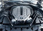 BMW 750Li, V8 Ottomotor mit Twin Turbo und High Precision Injection