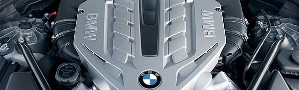 BMW 750Li, V8 Ottomotor mit Twin Turbo und High Precision Injection