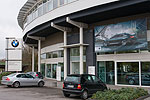 BMW Niederlassung Dortmund mit BMW 7er-Plakat