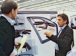 Skizze Interieurdesigner 7er, Adrian van Hooydonk (Leiter Design, BMW Automobile) und Michael Ninic (Leiter Interieurdesign, BMW Automobile, 2007 verstorben)