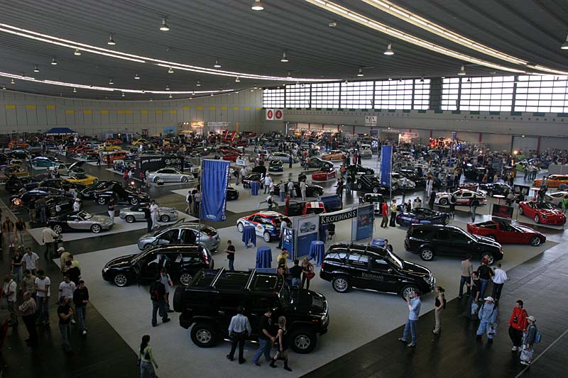 Blick in die Westfalenhalle 4 w�hrend der 100.000 PS-Show